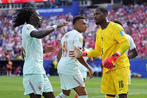 بعد 40 عامًا.. ماينان يعيد إنجازًا تاريخيًا لفرنسا في كأس العالم